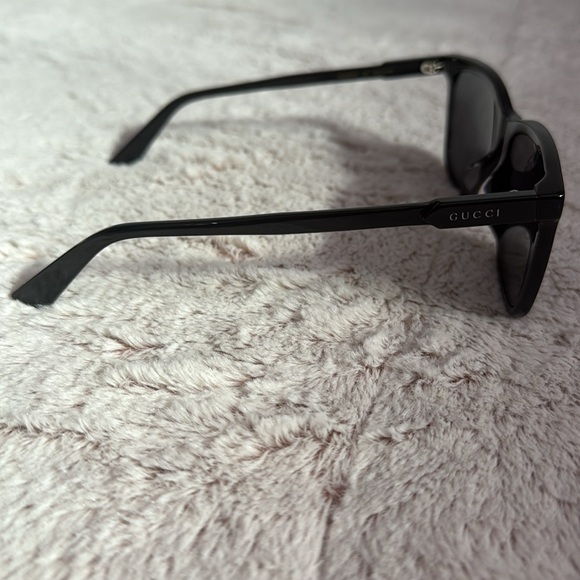 Gucci Black Sunglasses - Picture 3 of 8